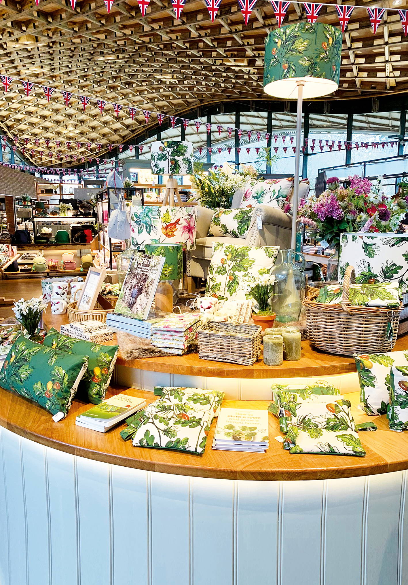 SAVILL GARDEN HOMEWARE DISPLAY CELEBRATING THE HORTICULTURE OF WINDSOR GREAT PARK